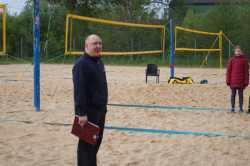 14 Teams trotzten Wind und Wetter beim Beachen 