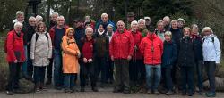 Wandergruppe unterwegs in Müden